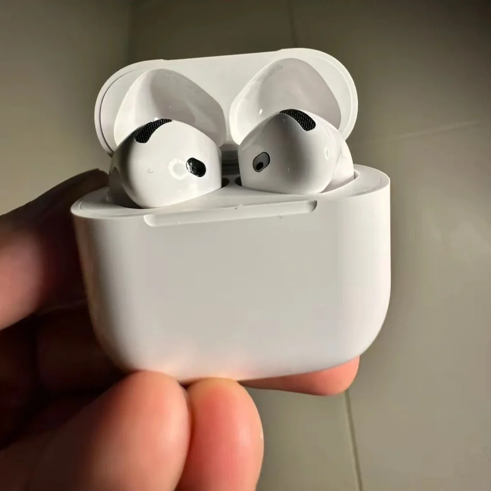 Apple Wireless Earbuds with Charging Case - White